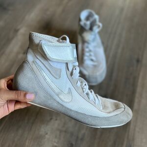 NIKE Men's White High-Top Wrestling Sneakers Size 8.5